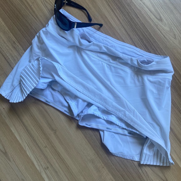 Lululemon Play off the Pleats White Skirt 10/12 M/L - Picture 7 of 11